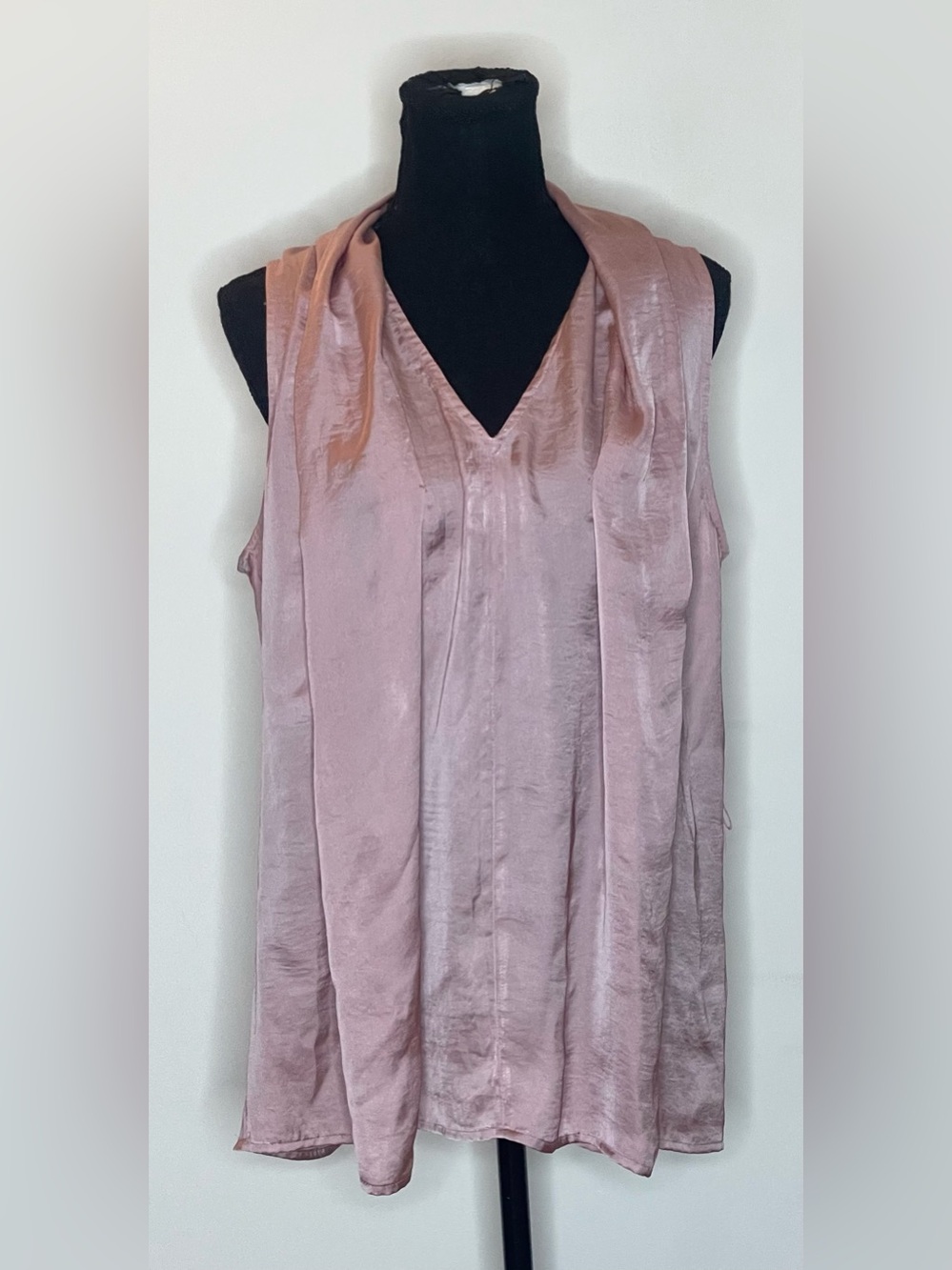 Violet & Claire- Satin V-Neck Tank - Dusty Rose Size L